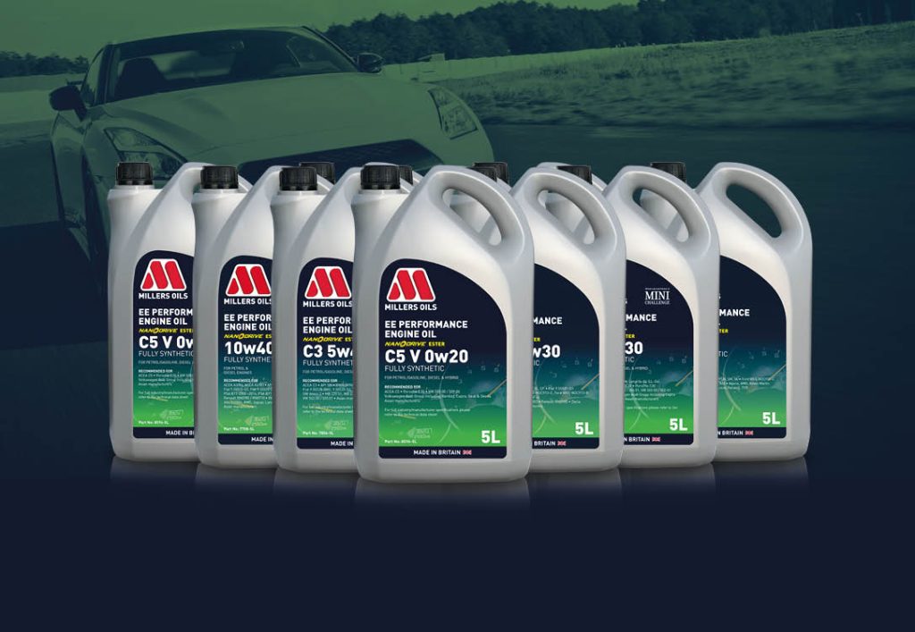 Image of the EE Performance engine oil range on a green background with an image of a car.